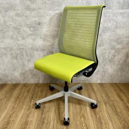 24/⑫【ギターの弦のようなデザイン！】海外　スチールケース　SteelCase　シンク　Think　ライトグリーン　黄緑　高品質　レイアウト変更　入れ替え　買い替え　福岡　博多　天神　佐賀　長崎　大分　熊本　宮崎　鹿児島　沖縄 ∴