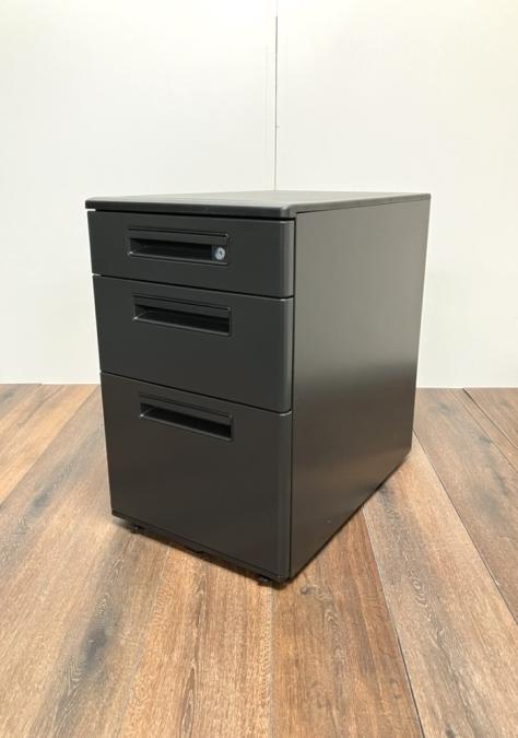 希少/人気/黒色　ライオン（LION）製　デスクインワゴン　3段　H610㎜タイプ　ブラック　シリンダー錠
                        その他シリーズ
                                    中古
            