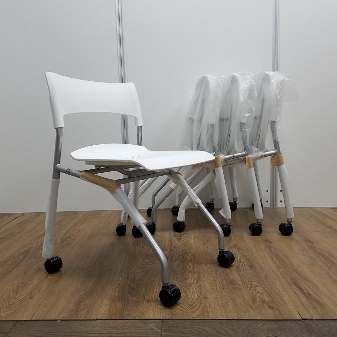 【新古品】【23年度製】【4脚セット商品！！】コクヨ　キャンパスシリーズ　ホワイトカラー　座面・背もたれポリプロピレン樹脂タイプ　会議チェア　座面跳ね上げ　オフィス家具　ネスティングチェア！！
                        キャンパス
                                    新古品
            
