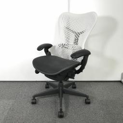 【2脚のみ】【画期的なデザイン！】■HermanMiller（ハーマンミラー）製　Mirra Chair（ミラチェア）　肘付ハイバック　■ホワイト　■可動肘　■メッシュ 　■ランバー付