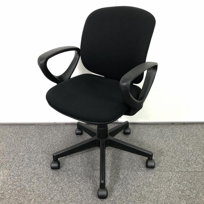 【シンプルなのに上質・座る人を選ばないフィット感！】■プラス製 (PLUS)　プリセア (Presea)　ローバック肘付き　■サークル肘　■ブラック
                        Presea
                                    中古
            