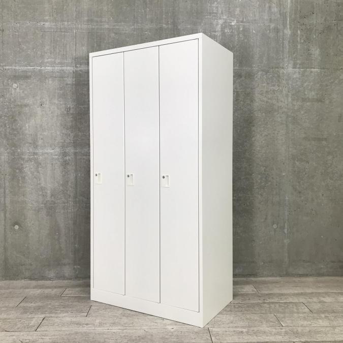 【コート類も入る縦長3人用更衣ロッカー！移転や増員を検討されている方にオススメ！】■イトーキ（ITOKI）　3人用更衣ロッカー　■ホワイト　■シリンダー錠【弊社使用欄：A00973184】
                        W型
                                    中古
            