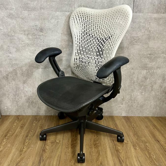 中古】ミラアーム Herman Miller/ハーマンミラー 肘付ハイバックチェア 486152 - 中古オフィス家具ならオフィスバスターズ