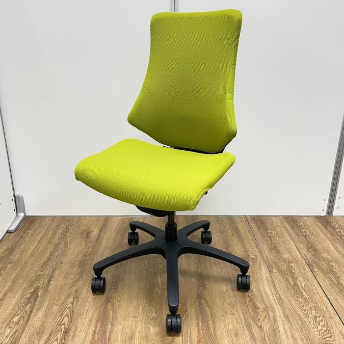 【1脚限定】【在庫入替特価】イトーキ製・『エフ』チェア入荷！　《機能美をデザインに昇華させたハイパフォーマンスチェア》デザイン性・機能性〇　グリーンカラー　肘無し
                        エフクロス
                                    中古
            