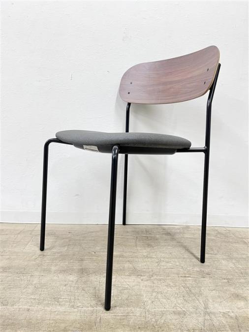 【定価4万円】【収納力抜群なミーティングチェア入荷！！】■内田洋行　CA-350L　■木目　グレー
                        その他シリーズ
                                    中古
            