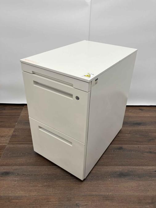 【在庫入れ替えSALE】■清潔感のあるホワイトカラーの使いやすさ抜群キャスター付き３段ワゴン！■高さ600㎜タイプ！デスク下に置いて収納アップ　■イトーキ（ITOKI）CZRシリーズ　３段ワゴン　■キャスター付き　■色：ホワイト
                        CZR
                                    中古
            