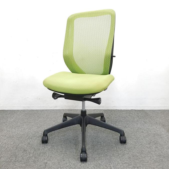 前傾機能チェアの代名詞がまとまって入荷！大人気シルフィーチェア！木目デスクとも相性バッチリなライムグリーンのメッシュチェアです！■オカムラ製　シルフィ（Sylphy）ローバック
                        シルフィーメッシュ
                                    中古
            