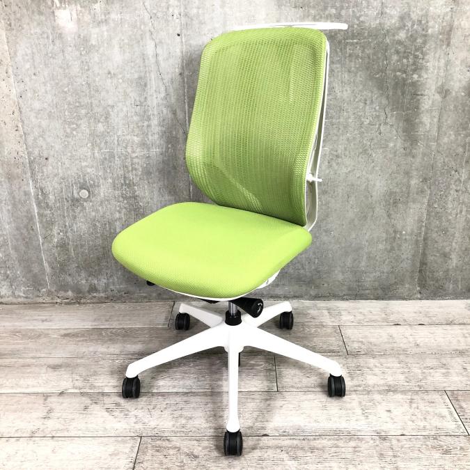 【いま人気の高機能ワーキングチェア！】■オカムラ製　シルフィーチェア　ライムグリーン　ハンガー付　ホワイトボディ　■包み込まれるような快適な座り心地！　☆今がチャンス！【在庫入替セール品！（本在庫限定価格）】
                        シルフィーメッシュ
                                    中古
            