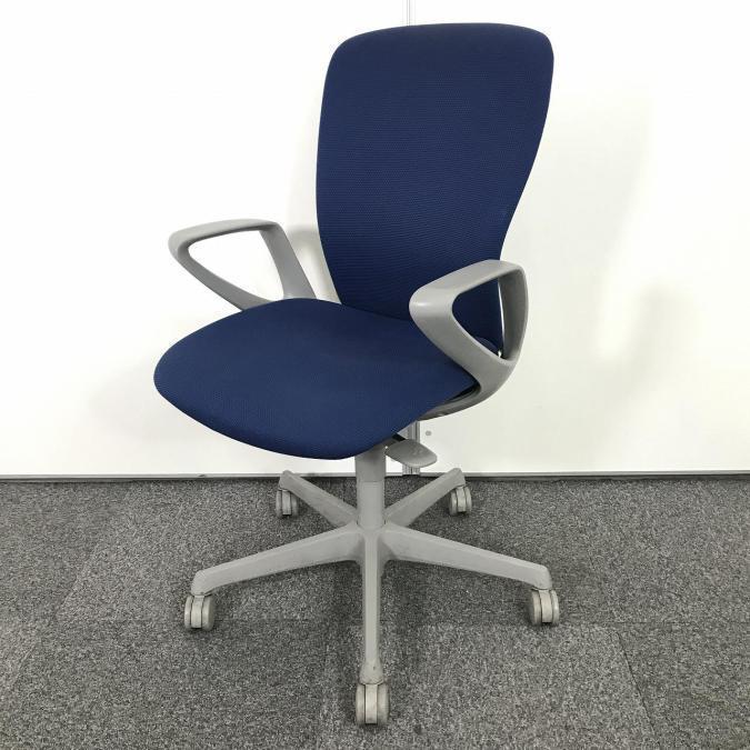 【2脚限定】【クレジット決済優先】【機能充実のワーキングチェア！身体を包み込むやさしい座り心地！】■オカムラ(okamua)製　スラート　肘付ハイバックチェア　■ブルー(ミディアムブルー)　■サークル肘　オフィスバスターズ　梅田本店
                        スラート
                                    中古
            