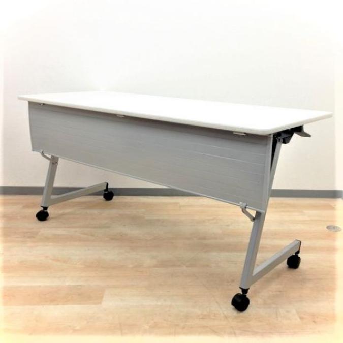 【在庫セール品】【定価9万円】【折り畳み収納可能！サイドスタックテーブル入荷！】■イトーキ　■ホワイト　■W1500×D600　■幕板付き
                        その他シリーズ
                                    中古
            