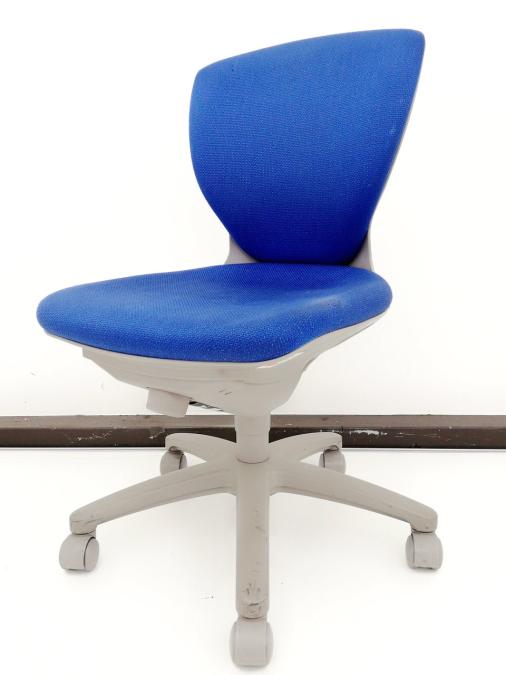 【定価約4万円】【コスパ重視の方にはこのチェア！】■コクヨ製　ジオナード (GIONAD)　ローバック肘無し　■ブルー
                        ジオナードチェア
                                    中古
            