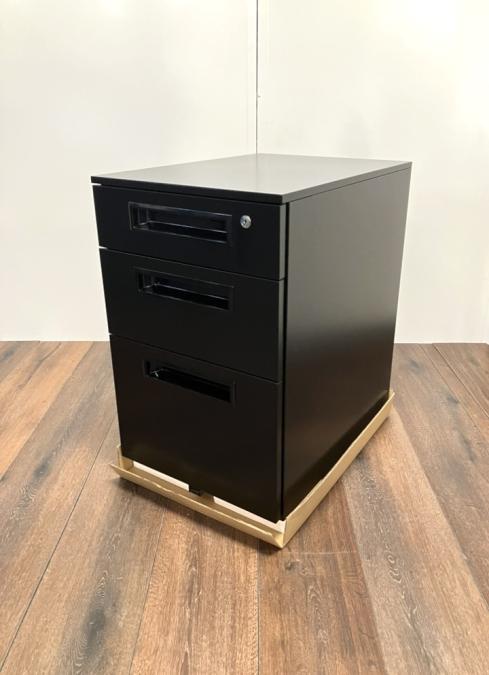 未使用品/定番/ブラック　　井上金庫（イノウエ）　GSWシリーズ　3段ワゴン　※千葉店撮影商品
                        その他シリーズ
                                    中古
            