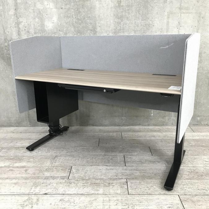 【話題の昇降デスク】■オカムラ（okamura）製　スイフトシリーズ　昇降デスク　■H650㎜～H1250㎜　■木目ナチュラル　【立ち姿勢を取り入れ心も体も健康に配慮！優しい印象のナチュラルカラーでオフィス、ご自宅にも！】
                        その他シリーズ
                                    中古
            
