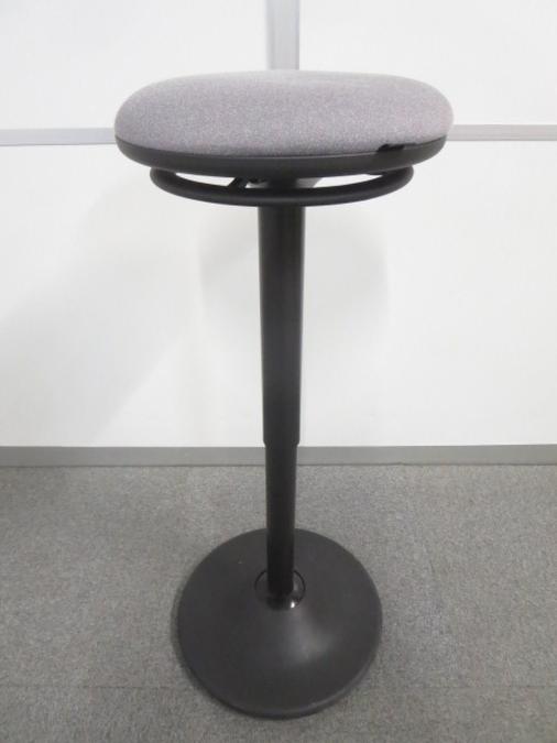 【半立位姿勢で短時間のパソコン作業やミーティングにも最適！】■オカムラ製　ピルエットチェア　グレー　H565～815mm　スイング脚スツール【体幹強化！】【ハイチェア】【丸椅子】【リフレッシュ】【ABW】
                        ピルエット
                                    中古
            