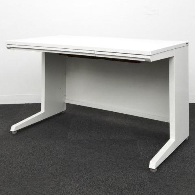オカムラのロングセラー商品の「アドバンス」シリーズ！！中古　平机　オフィス　デスク　フリーアドレスデスク　ホワイト　引出し付　W1200【関西】
                        アドバンス
                                    中古
            