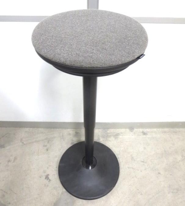 【「座る」と「立つ」のいいとこ取り！】■オカムラ製　ピルエットチェア　スイング脚タイプ　H565～815mm【体幹強化！】【ハイチェア】【丸椅子】【ABW】★
                        ピルエット
                                    中古
            