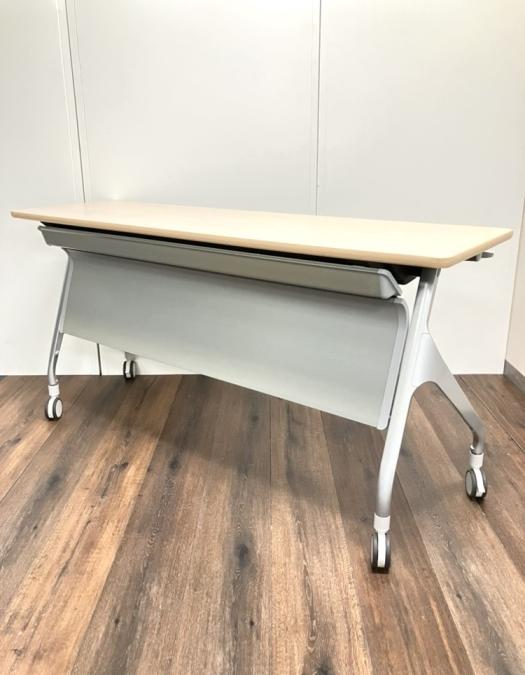 人気/定番/オススメ　コクヨ（KOKUYO）　エピファイ (EPIPHY)　平行スタックテーブル　幕板付き　W1500×D450×H720mm　ナチュラル天板　※千葉店撮影商品
                        エピファイ
                                    中古
            