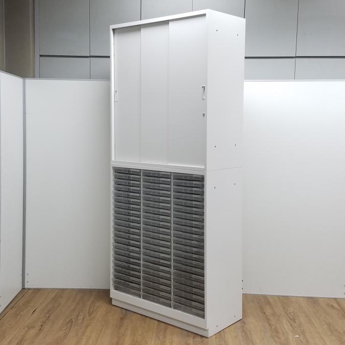 【レア】イトーキ製　シンラインシリーズ　ホワイト　希少なクリスタルトレイの書庫セット！　浅型タイプ　引き違い＋クリスタルトレー　書庫セット！！
                        シンライン
                                    中古
            