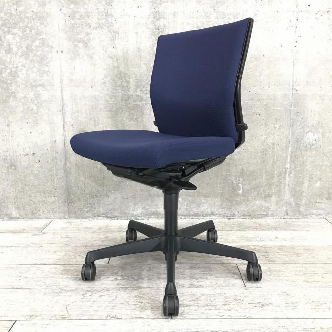 【オフィスの定番チェア！起業や入替に】■okamura（オカムラ）製　エスクードチェア　ローバック　肘無し　■色：ダークブルー【長時間のデスクワークもランバーが快適にサポート！】
                        エスクード
                                    中古
            