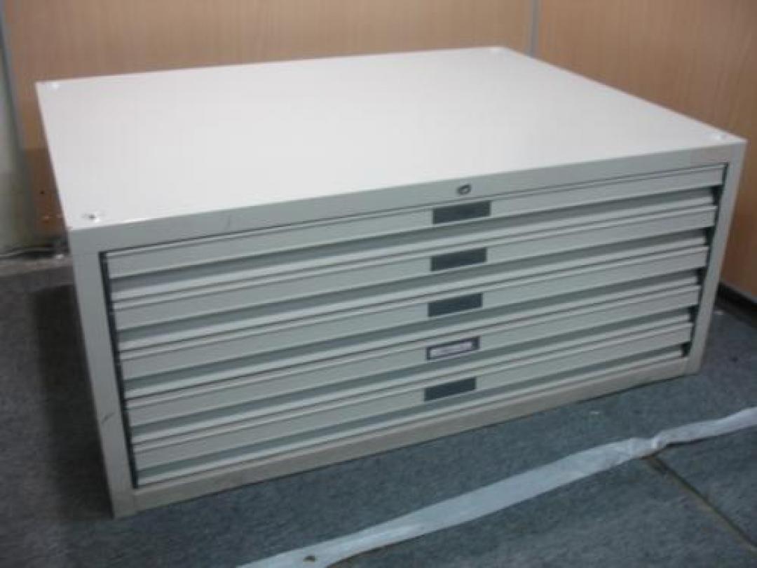 【希少！滅多に入荷しない商品が上野店に入ってきた！】A1マップケース【A1対応なので幅広く収納可能！】<A Href=http://www.officebusters.com/shop_showsai/ueno.php#y_cp>オフィスバスターズ上野店キャンペーン！新規ご開業のお客様、来店即決にて全ての商品・サービス10％オフ致します！詳しくはお問い合わせください【上野店03-5807-7040】</A>
                                    中古
            