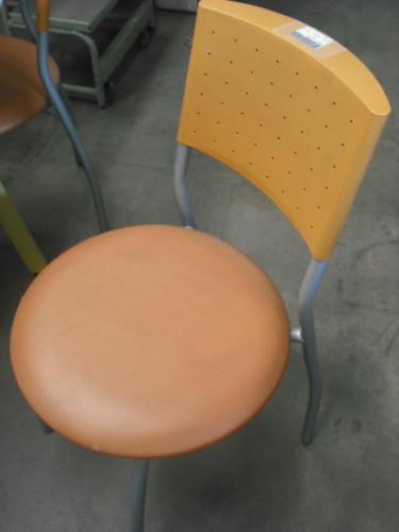 ミーティングチェア【会議チェア】
                                    中古
            