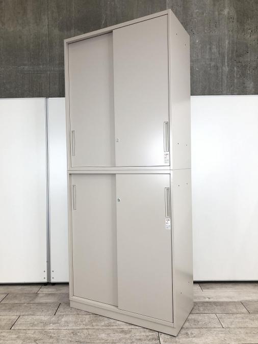 【大量の書類も一気に整理できます！2枚扉の引き違い＋引き違いセット書庫！】■コクヨ製　エディアシリーズ　上下引戸書庫セット　　■グレー　■シリンダー鍵
                        エディア
                                    中古
            