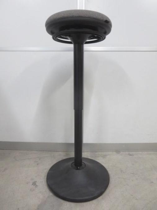 【半立位姿勢で短時間のパソコン作業やミーティングにも最適！】■オカムラ製　ピルエットチェア　スイング脚タイプ　H565～815mm【体幹強化！】【ハイチェア】【丸椅子】【ABW】★
                        ピルエット
                                    中古
            