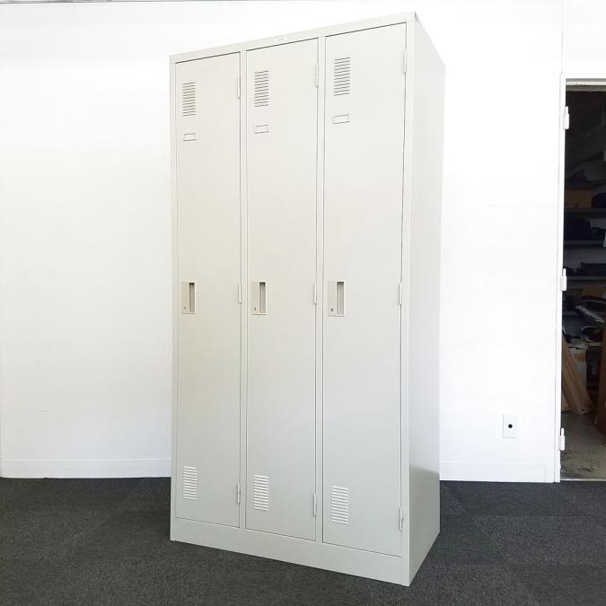 【1台入荷】定番の安心設計されたナイキの3人用ロッカー入荷！中古　ロッカー　3人用　更衣室　在宅ワーク　テレワーク　ニューグレー　シリンダー錠　NAIKI
                        LK
                                    中古
            
