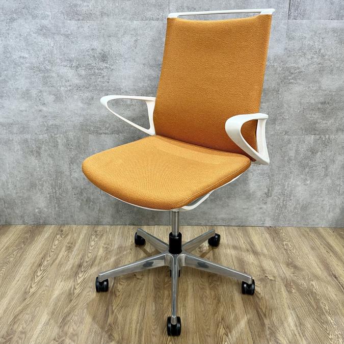 25/③最適な姿勢を長く保て、疲れにくく快適チェア！】■商品名：オカムラ／モード　■色：オレンジ　事務椅子　リクライニング　入れ替え　買い替え　揃い　腰痛　姿勢　福岡　博多　天神　佐賀　長崎　大分　熊本　宮崎　鹿児島　沖縄　office chair
                        モード
                                    中古
            