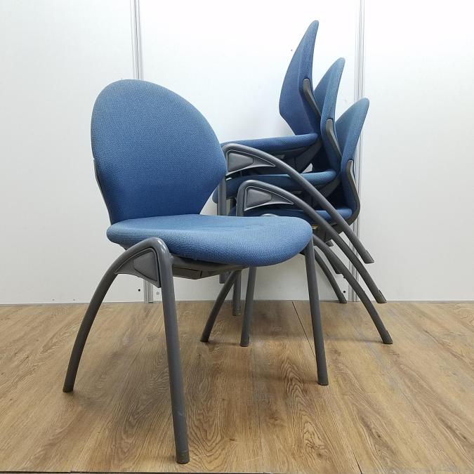 【4脚セット商品！！】コクヨ製　アディートシリーズ　ブルーカラー　スタッキングチェア！！
                        アディート チェア
                                    中古
            