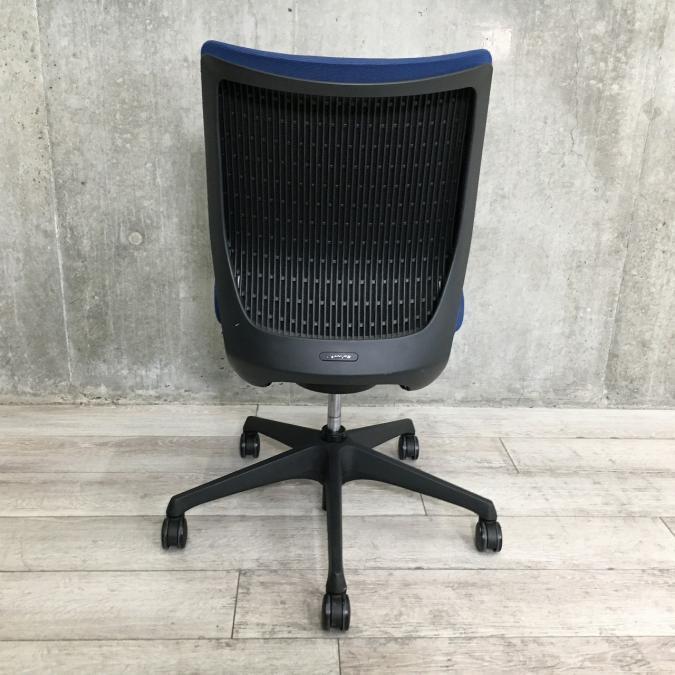 【2/7まで限定出品】オカムラ　ヴィスコンテチェア　肘付ローバック 中古】ヴィスコンテチェア オカムラ/okamura 肘無ローバック