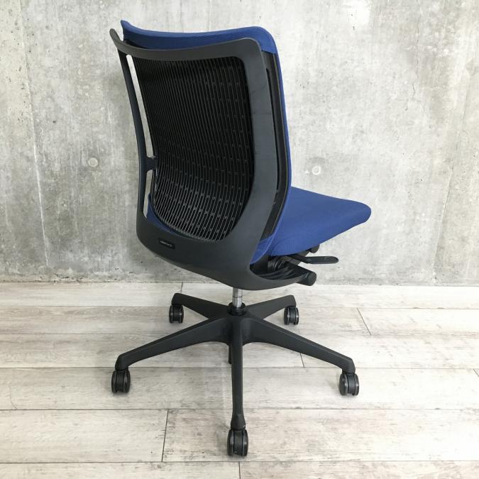 【2/7まで限定出品】オカムラ　ヴィスコンテチェア　肘付ローバック 中古】ヴィスコンテチェア オカムラ/okamura 肘無ローバック