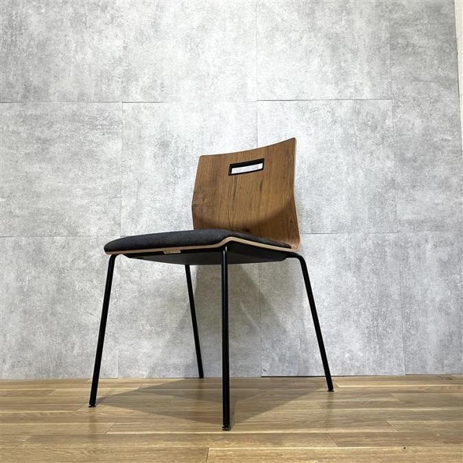 ※訳アリ※　オカムラ製　スイープシリーズ　ミーティングチェア・多目的チェア【福岡オフィス家具】【福岡中古家具】【中古事務什器】【中古チェア】【中古椅子】
                        スイープ
                                    中古
            