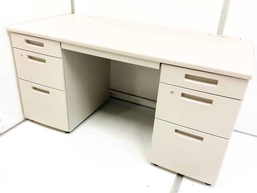 【在庫入替セール品】【定価約16万円】【横幅1400ｍｍサイズ左右3段収納の人気シリーズ両袖机の入荷です】■コクヨ製　ＢＳ　両袖机
                        新BSシリーズ
                                    中古
            