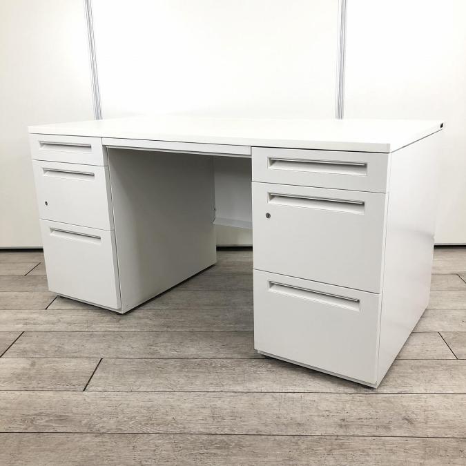 【広々としたワークスペースと収納力で作業効率アップ！上長デスクとしてもオススメ！】■ウチダ（UCHIDA）製　スカエナシリーズ　両袖デスク　(W1400×D700mm)　■ホワイト　■シリンダー錠　■配線Kタイプ 【弊社使用欄：A00987811】
                        スカエナ
                                    中古
            