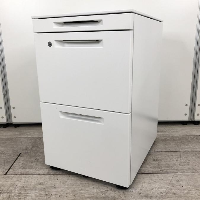 【文房具といえばコクヨ】【フリーアドレスデスクのお供に最適！】■コクヨ (KOKUYO)　3段ワゴン　フリアド用ワゴン　高さ640mm　■ホワイト 　■シリンダー錠 【弊社使用欄：A00987615】
                        その他シリーズ
                                    中古
            