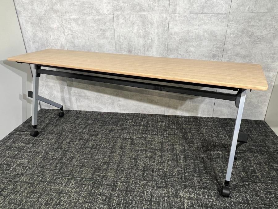 【博】イトーキ / HXシリーズ / サイドスタックテーブル / ミーティングテーブル / 会議用テーブル / 折り畳みテーブル / 幕板無し
                        HXシリーズ
                                    中古
            