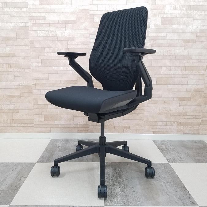 【在庫入れ替え】【自由度の高い肘掛で肩回りの疲労を軽減！世界三大オフィス家具メーカー品のハイスペックチェア！】■スチールケース　ジェスチャーチェア(Gesture)　肘付ハイバックチェア　■ブラック　■可動肘【中古】【オフィス家具】オフィスバスターズ堺店
                        ジェスチャー
                                    中古
            