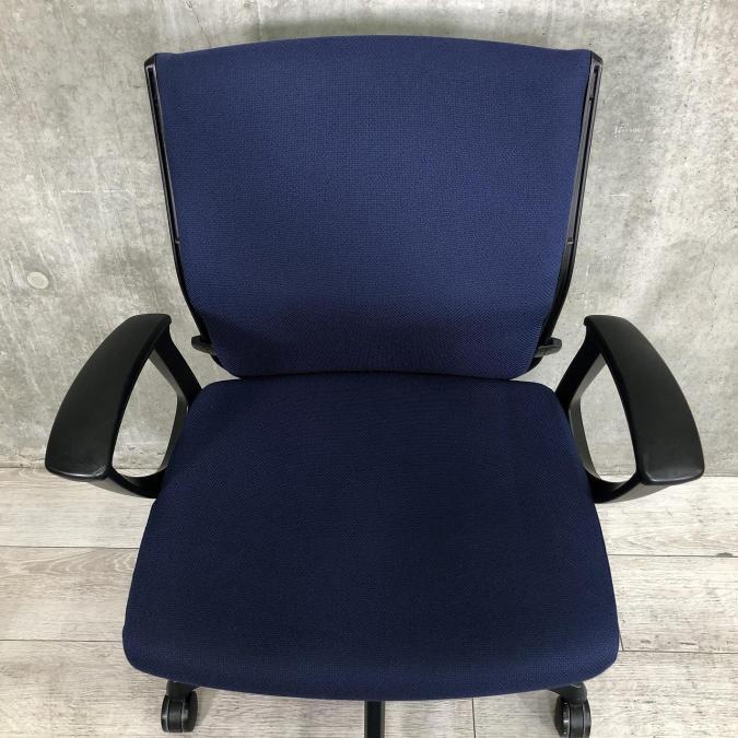 中古】エスクード オカムラ/okamura 肘付ローバックチェア 中古】エスクード オカムラ/okamura 肘付ローバックチェア