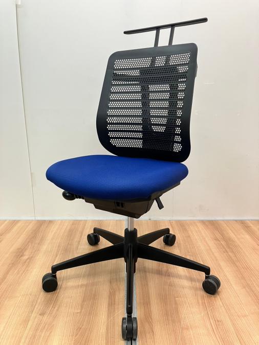 【在庫入替セール品】【嬉しいコートハンガー付きなので法人様おすすめ！】■コクヨ（KOKUYO）　色：ブルー　肘無し　コートハンガー付き　樹脂メッシュ【弊社使用欄：A00991442】
                        ベルガー
                                    中古
            