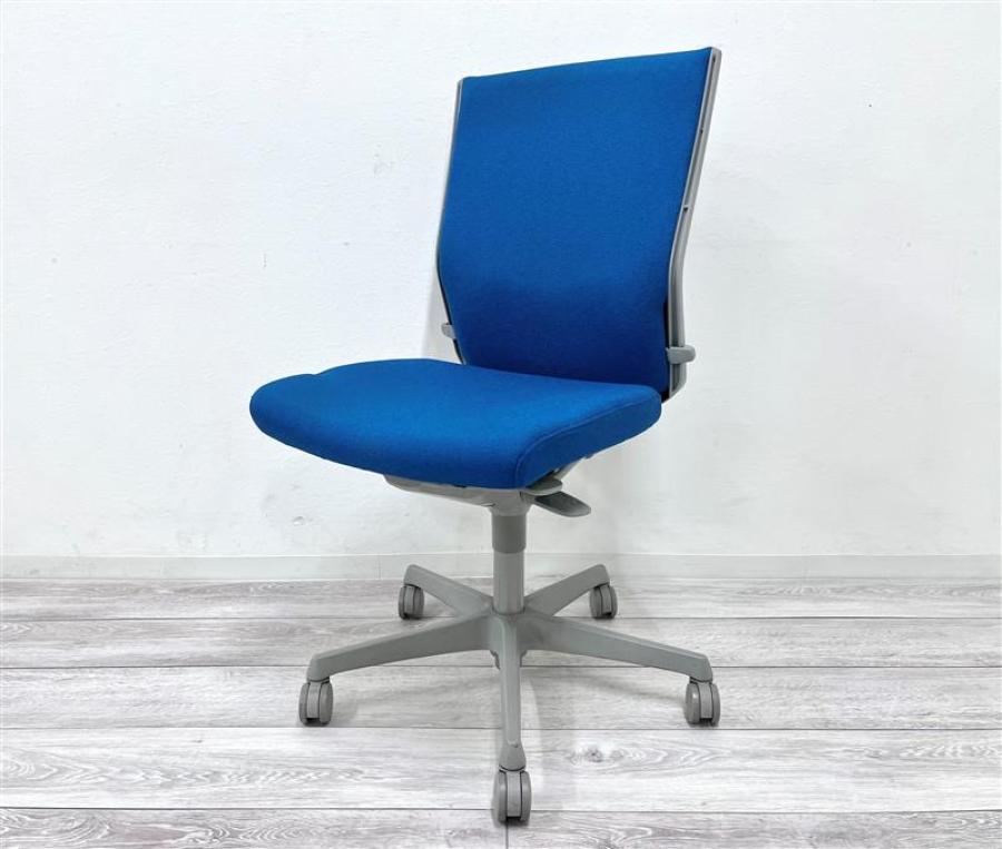 【定価12万円】【クッション性抜群のエスクードチェア入荷！】■オカムラ　エスクード　■ブルー
                        エスクード
                                    中古
            