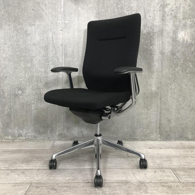 【在庫入替セール品】【厚めのクッションで快適な座り心地を実現！】【どんな空間にも調和するデザインと最上級の操作性】■オカムラ（okamura） 　コーラルチェア　ハイバック　■固定肘付き　■色：ブラック　座面クッションタイプ
                        コーラルチェア
                                    中古
            