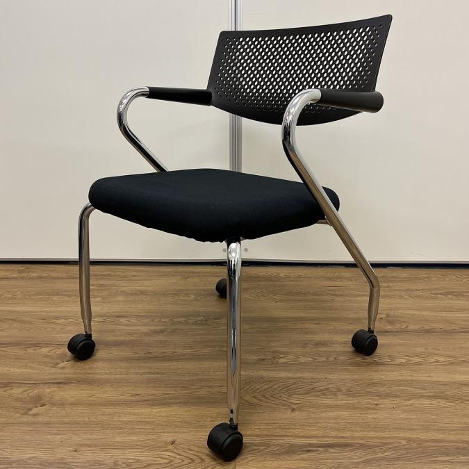 【残り1脚】vitra　ヴィトラ　ビザロール　シックなブラック　ミーティングチェア　会議室　会社　起業　増床　移転　　アントニオ・チッテリオ作
                        ビザロール
                                    中古
            
