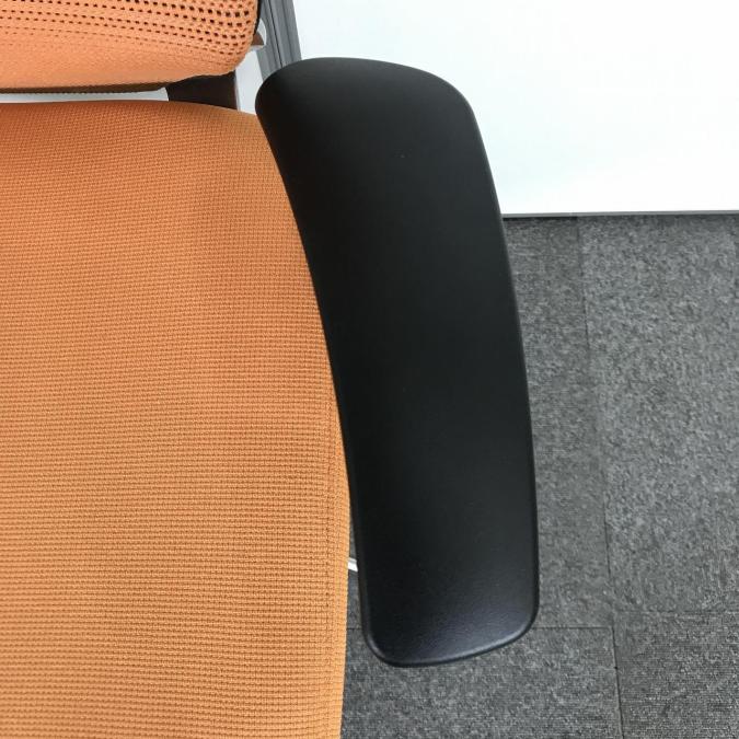 中古】バロンチェア CP83BR-FDF8 オカムラ/okamura 肘付ロー 中古】バロンチェア CP83BR-FDF8 オカムラ/okamura 肘付ロー