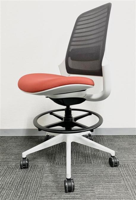 珍しいスチールケースハイチェアが入荷しました！【IB】
                        その他シリーズ
                                    中古
            