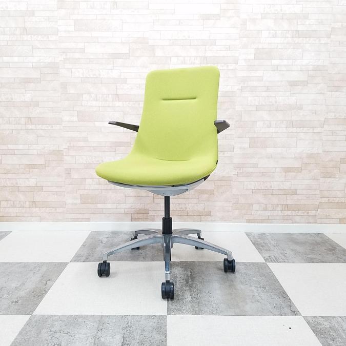 【背と座をなめらかに一体化させた独特のフォルム！】■イトーキ製　モーブチェア（MOVU）ミーティングチェア　　■アイビーグリーン　シェル色：ブラウン
                        モーブ
                                    中古
            