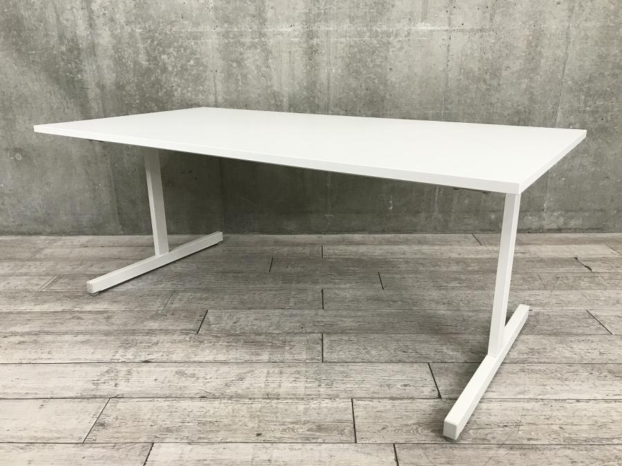 【清潔感のあるホワイトテーブル！4～6名様の打ち合わせ・会議にオススメサイズです！】■ウチダ(UCHIDA)製　ノティオ(notio)　ミーティングテーブル　角テーブル　■ホワイト　■幅1800㎜奥行900mm  ■T字脚
                        ノティオ
                                    中古
            