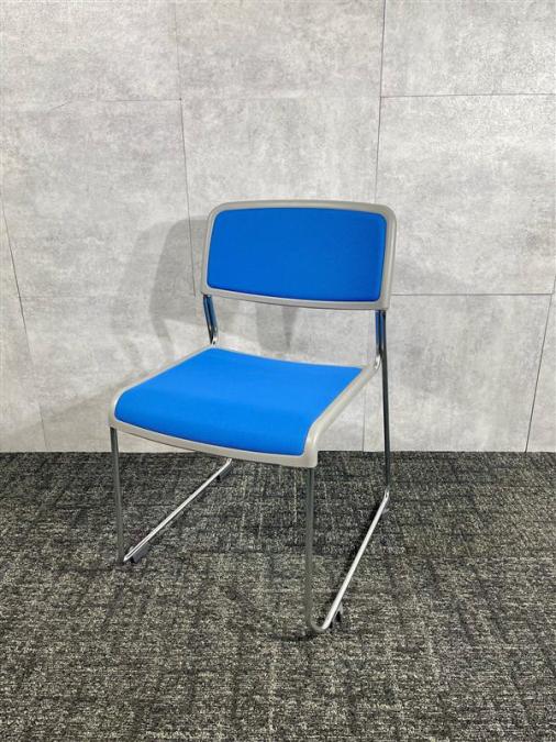【博】【大量入荷】コクヨ / ブルー / スタッキングチェア / 会議室 / 待合
                        その他シリーズ
                                    中古
            
