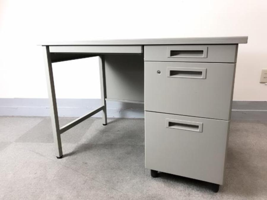 [2015年製造品][高さ740ｍｍ]シンプルデザインの片袖机　幅1060ｍｍ[コスト重視でお探しの方必見!]
                        その他シリーズ
                                    中古
            