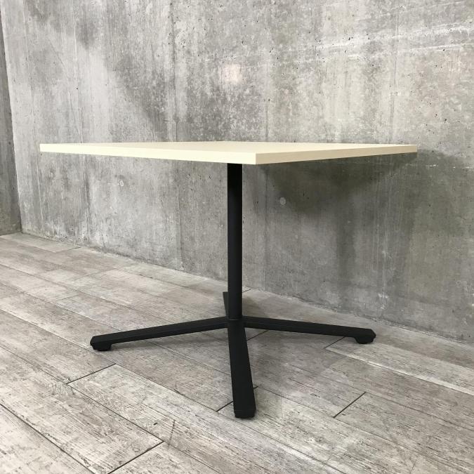 【横幅900ｍｍ角テーブルの入荷です！】■ナチュラル天板×ブラック脚　■角テーブル　ミーティングテーブル　■幅900×奥行き900×高さ720㎜【在庫入替セール】【A00928937】【IB】
                        その他シリーズ
                                    中古
            